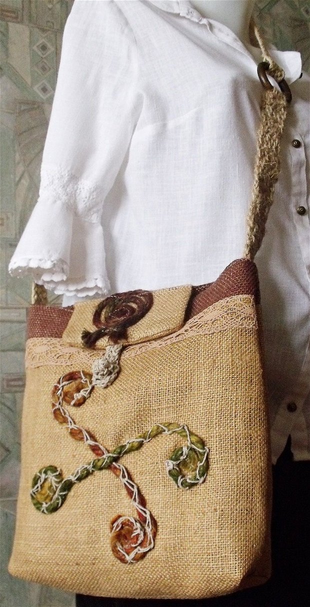 rustic stravechi - geanta din colectia " Dacica "