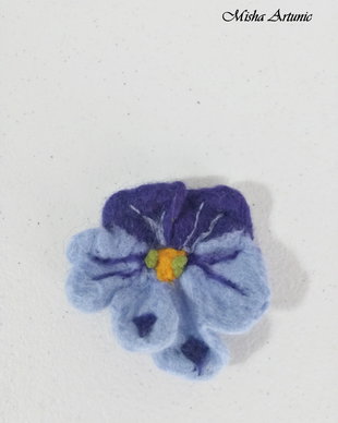 Brosa - Panseluta impaslita - Martisor