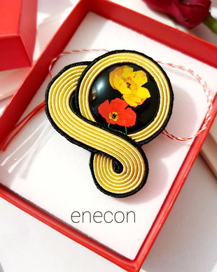 Brosa-mărțișor soutache