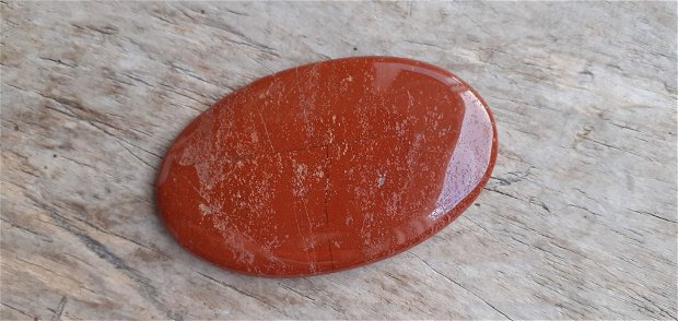 Cabochon jasp rosu, 60x37 mm