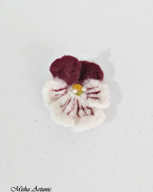 Brosa - Panseluta impaslita - Martisor