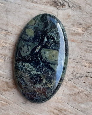Cabochon kambaba jasper, 43x27 mm