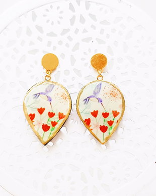 Cercei "Golden Colibri" din rasina, Fimo si inox auriu