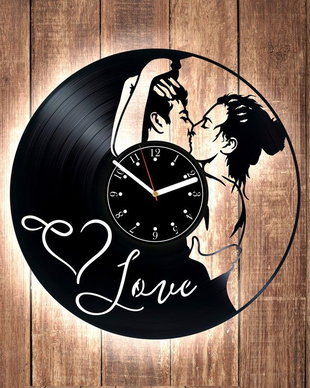 LOVE -ceas de perete