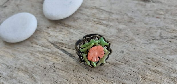 "Trandafirul de coral" - inel reglabil, bronz si coral
