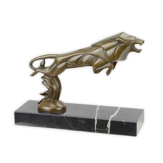 Leu - statueta din bronz pe soclu din marmura