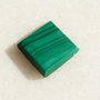 Cabochon 3 din malachit natural trunchi de piramida patrulatera regulata aprox 12x12x2 mm