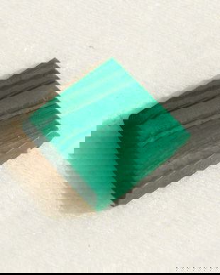 Cabochon 3 din malachit natural trunchi de piramida patrulatera regulata aprox 12x12x2 mm