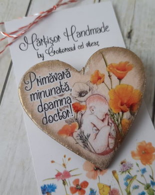Martisor din lemn, personalizat -doctor