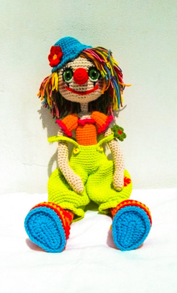 Păpușă Clown Croșetată Manual 50 cm, Păpușă Păiață Handmade, Piesă Decorativă, Cadou Original, LA COMANDĂ