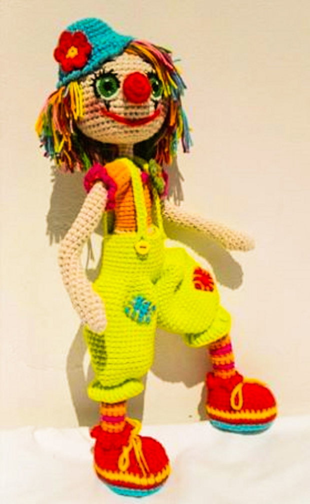 Păpușă Clown Croșetată Manual 50 cm, Păpușă Păiață Handmade, Piesă Decorativă, Cadou Original, LA COMANDĂ