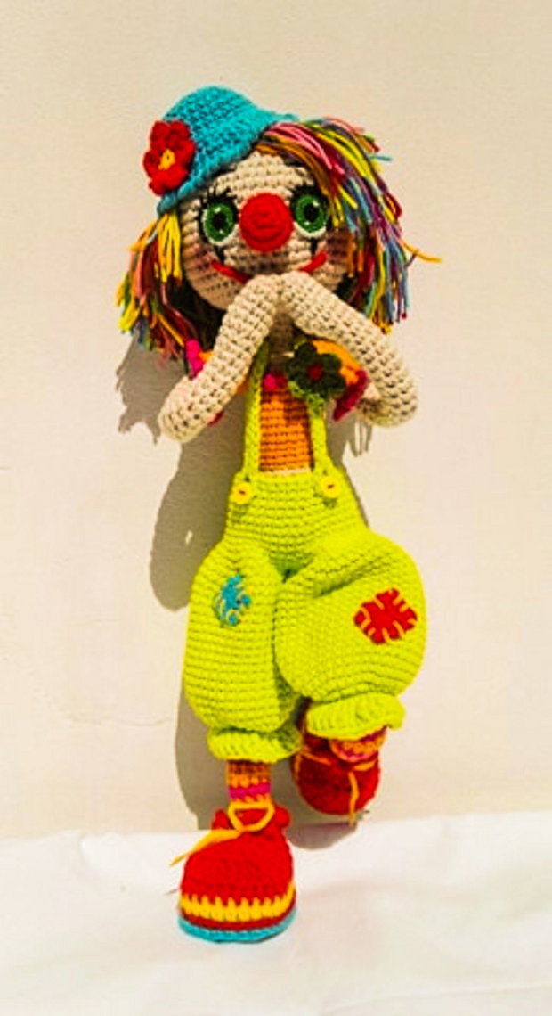 Păpușă Clown Croșetată Manual 50 cm, Păpușă Păiață Handmade, Piesă Decorativă, Cadou Original, LA COMANDĂ