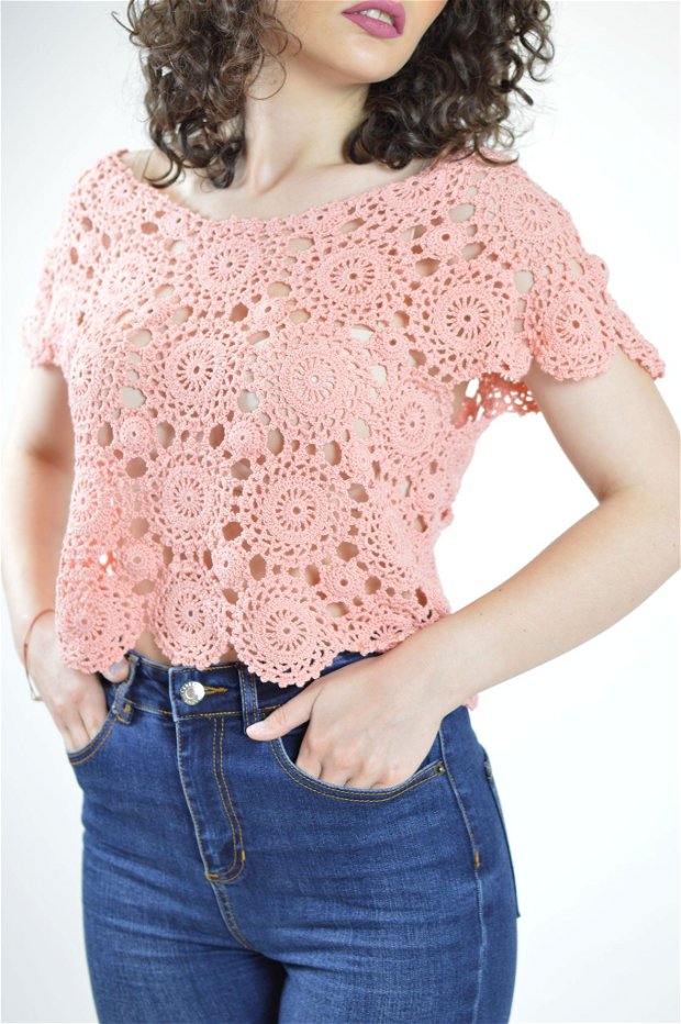 Bluza crosetata in model floral