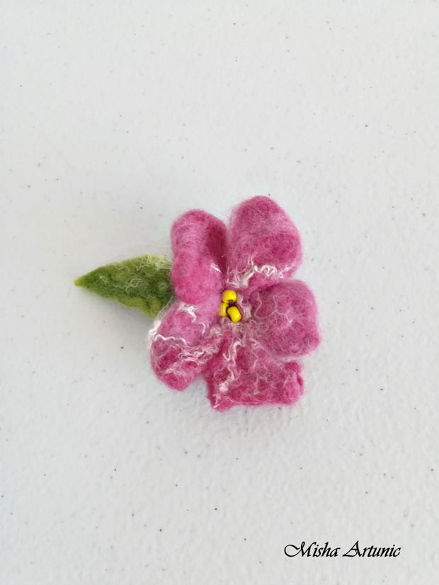 Brosa impaslita - Floare cires japonez - Martisor