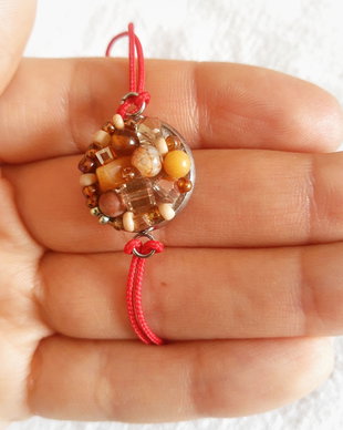 Bratara martisor reglabila cu pietre bej, crem, maro, nude, naturale
