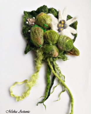 Vandut Brosa impaslita - Colt de stanca - Martisor