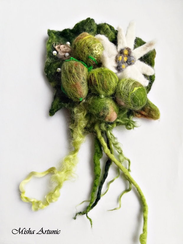 Vandut Brosa impaslita - Colt de stanca - Martisor
