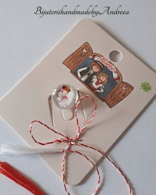 Brosa martisor cabochon sticla 14mm fetita