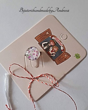 Brosa martisor cabochon sticla 14mm flori