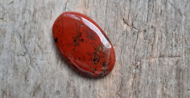 Cabochon jasp rosu, 40x24 mm