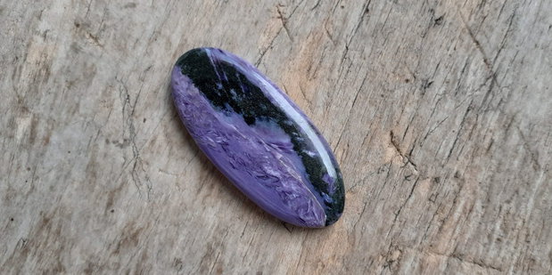 Cabochon charoit, 46x21 mm