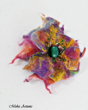 vandut Brosa impaslita - Floare pufoasa si colorata _ Martisor