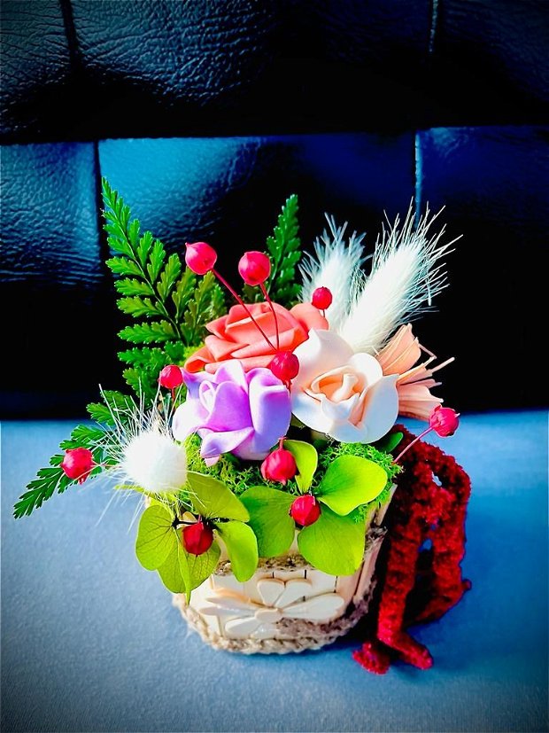 Aranjament floral in vas handmade