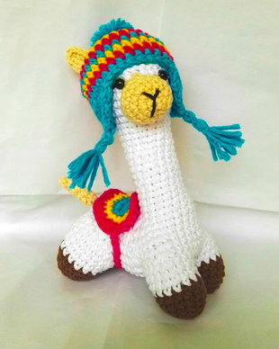 Dilia Lama - jucarie/figurina crosetata, handmade