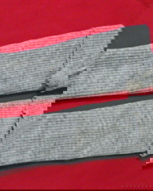 Nou-jambiere cu pomponi