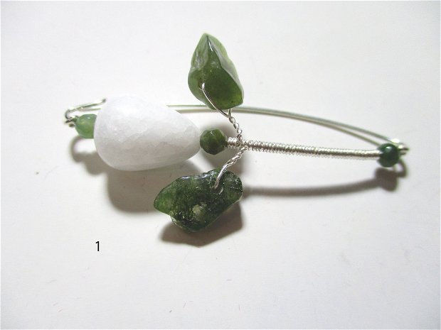 Rezervat A.M. - Brose ghiocel din argint, jad alb si agate