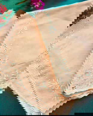 Lenjerie noua, fete perna brodate