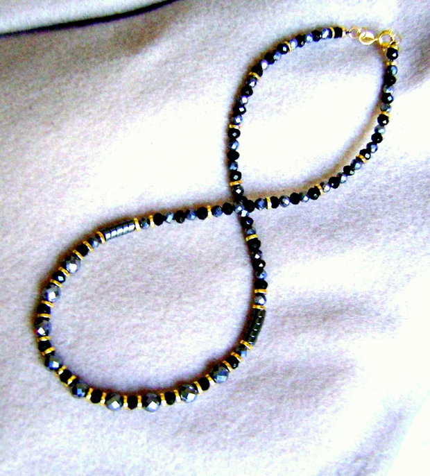 Retinut pt M+A / Colier la baza gatului, onix, terahertz, hematit auriu, acces.GP/ 2 col