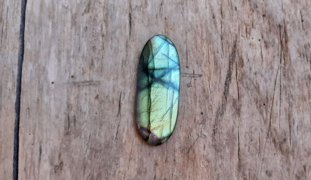 Cabochon labradorit, 41x16 mm