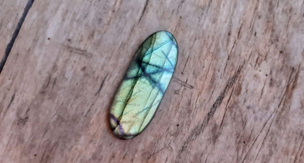 Cabochon labradorit, 41x16 mm