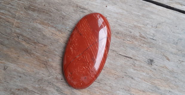 Cabochon jasp rosu, masiv - 49x27 mm