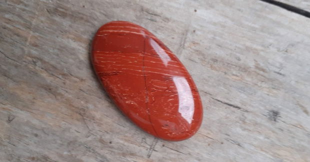 Cabochon jasp rosu, masiv - 49x27 mm