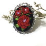 Brosa cu broderie manuala - ramura cuflori