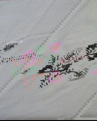 Nou fata de masa mica