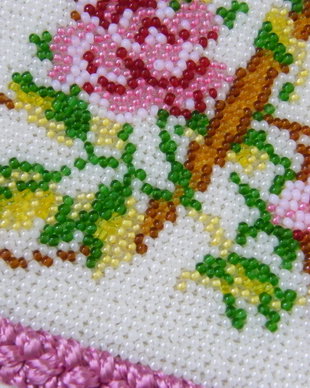 Nou-broderie cu margele