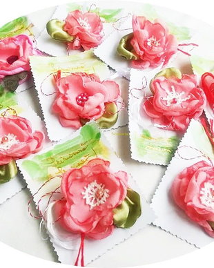 martisor floare / brosa  delicata somon