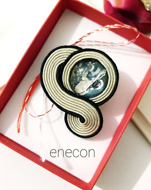 Brosa-mărțișor soutache