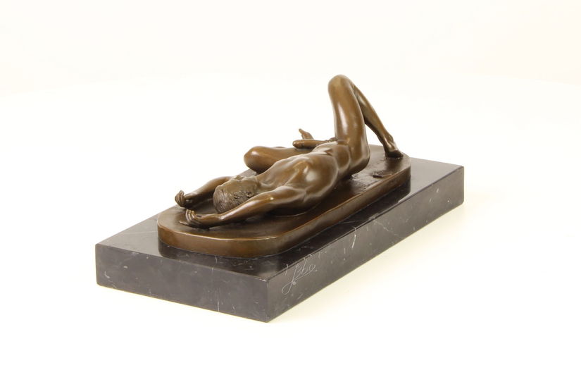 Nud - statueta erotica din bronz pe soclu din marmura