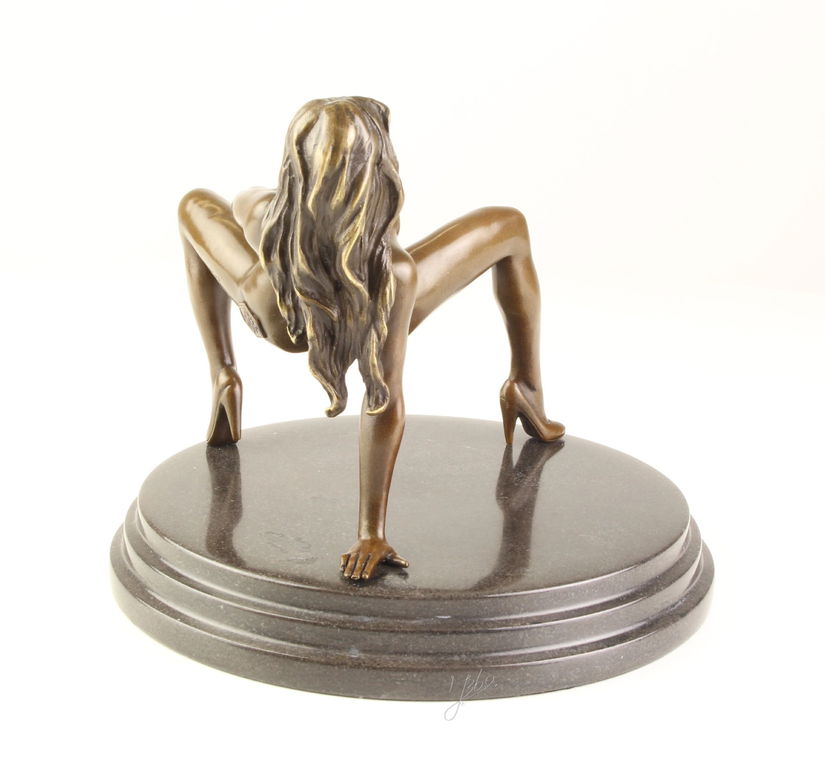 Nud - statueta erotica din bronz pe soclu din marmura