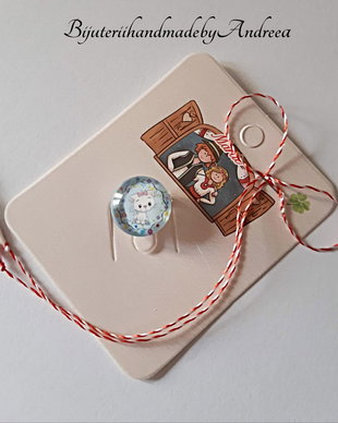 Brosa martisor cabochon sticla 16mm pisicuta