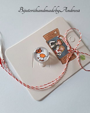 Brosa martisor cabochon sticla 16mm pisicuta model 2