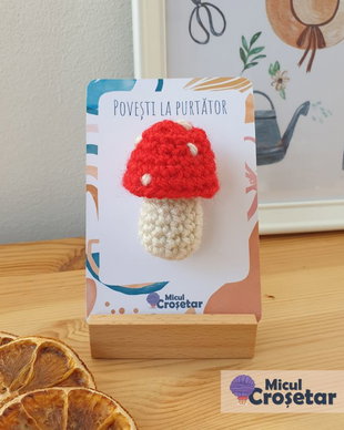 Brosa Ciupercuta - Povesti la purtator - Martisor crosetat