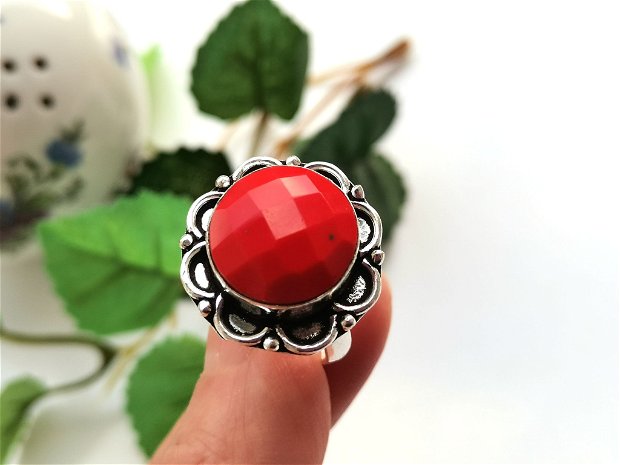 Inel red coral
