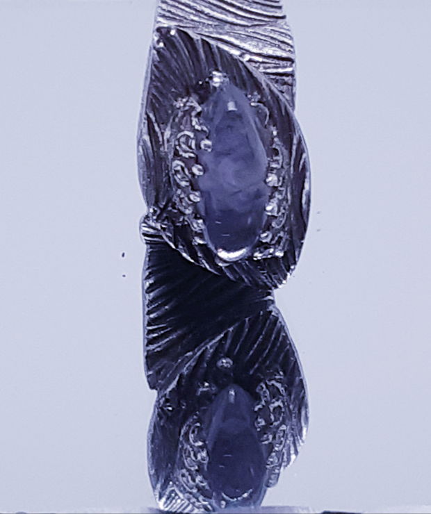 Inel de autor, cu design organic, din argint fin texturat si antichizat, cu un marchiz de tanzanit montat in sina cu model royal