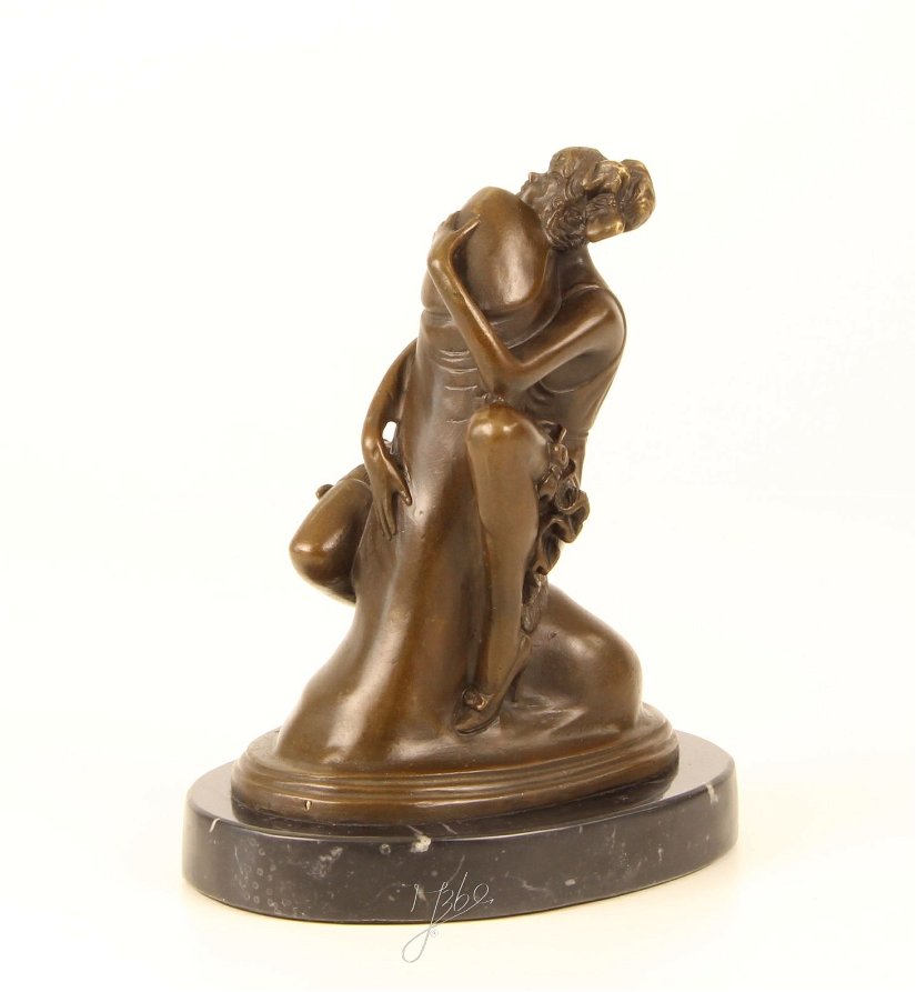Femeie imbratisand un falus  - statueta erotica din bronz
