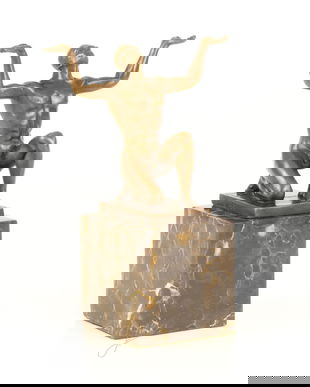 Barbat ingenunchiat - statueta erotica din bronz pe soclu din marmura